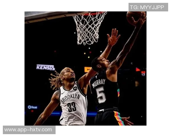 克拉克斯顿单赛季两次三双成篮网新星继承者紧随KD哈登之后